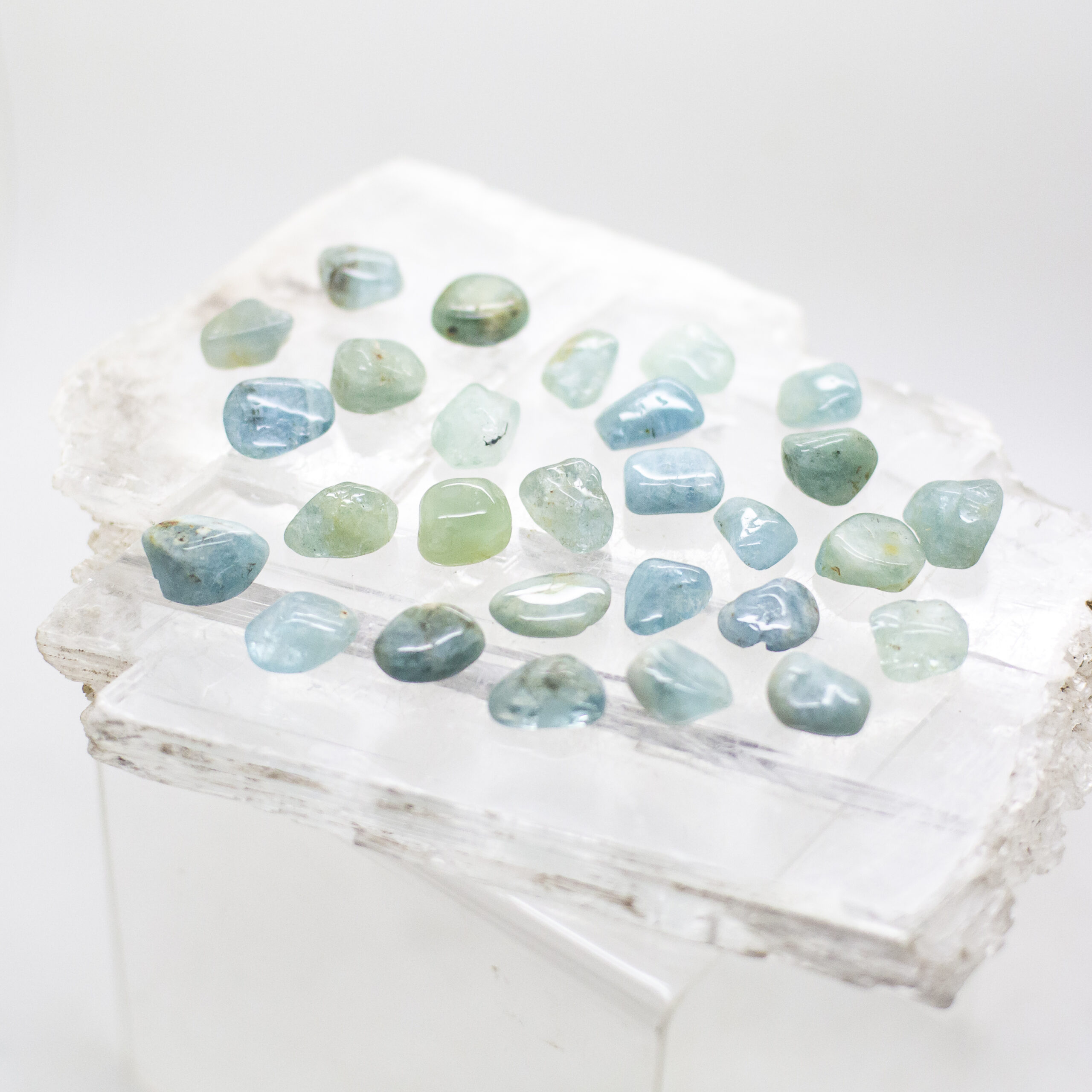 aquamarine tumbled stones