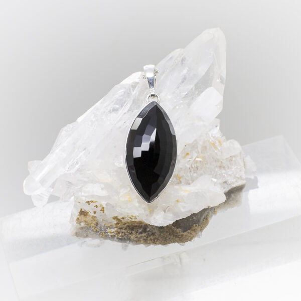 onyx faceted pendant