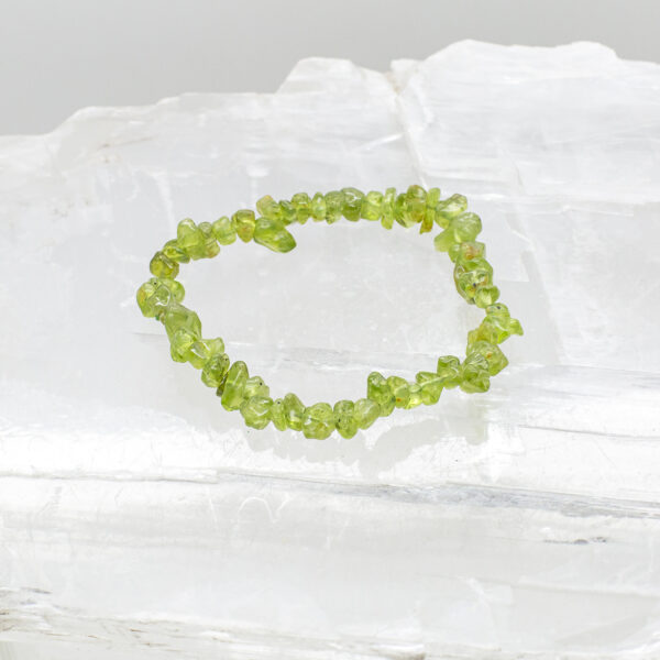 peridot chip bracelet