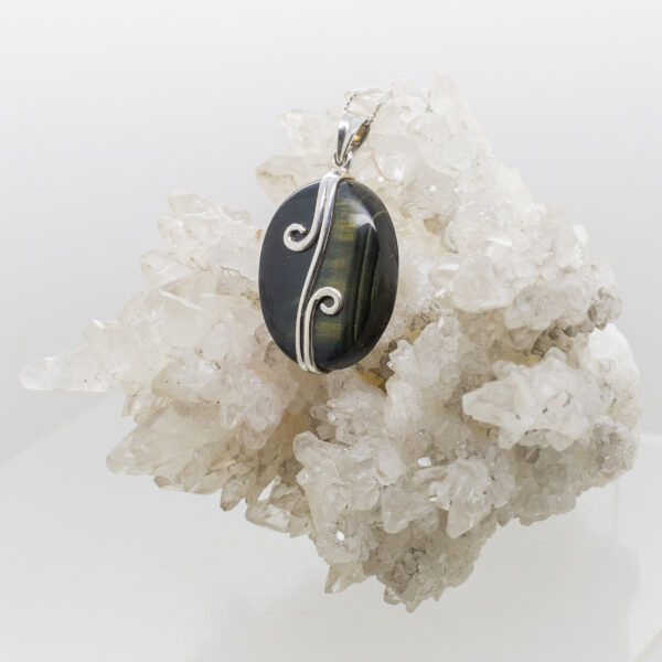 blue tiger eye pendant