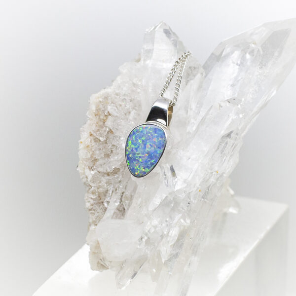 coober pedy doublet opal pendant