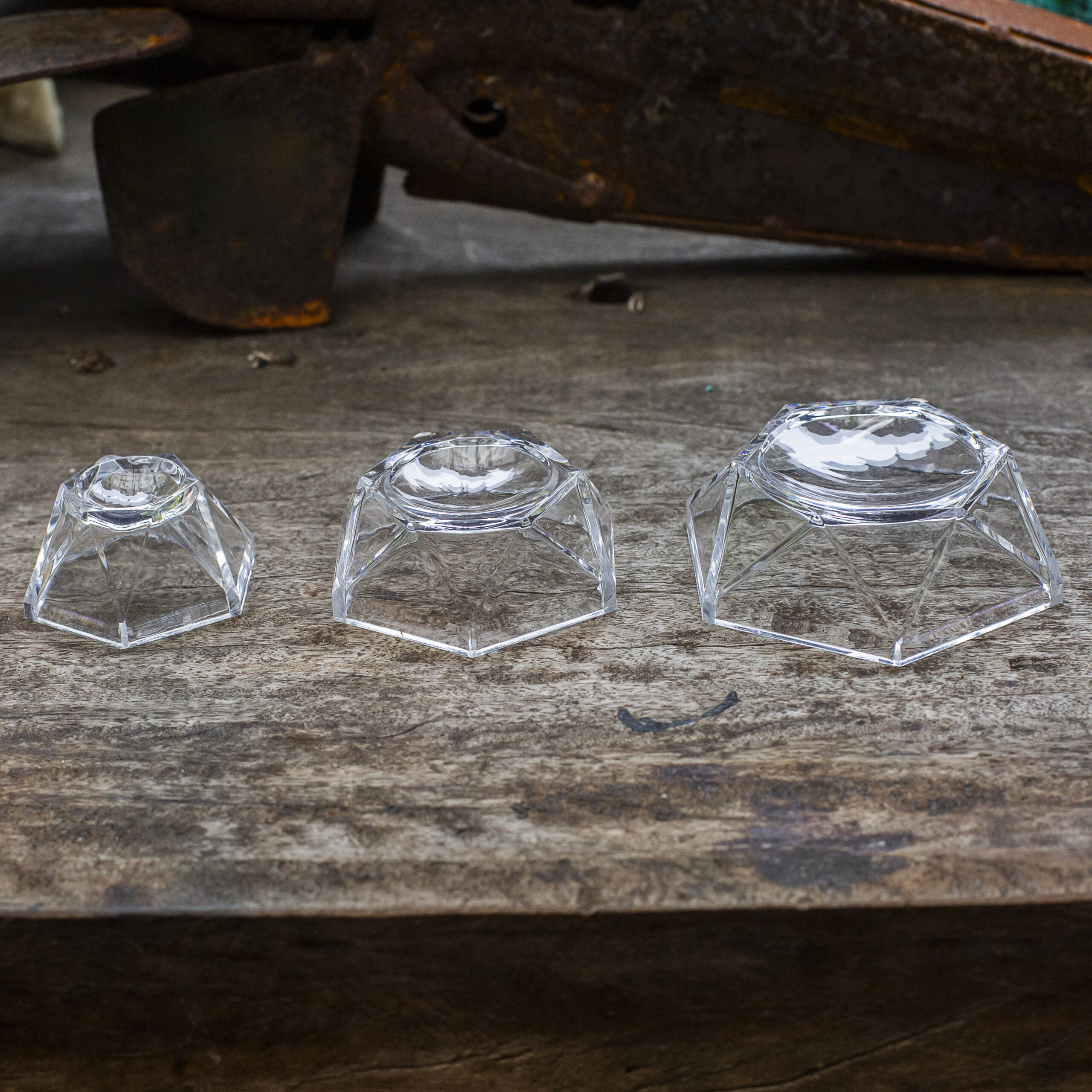 plastic hexagonal ball stand