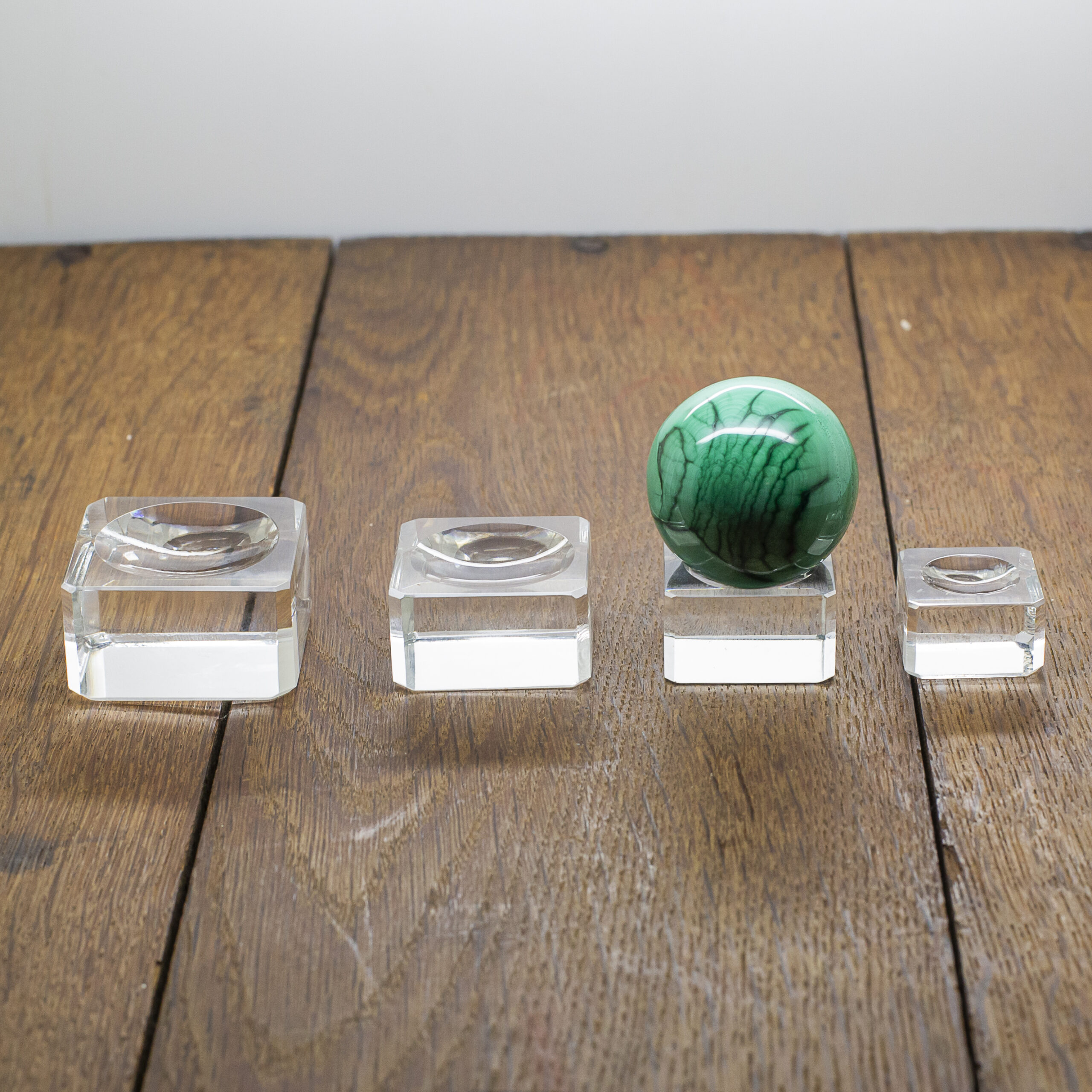 glass square ball stand