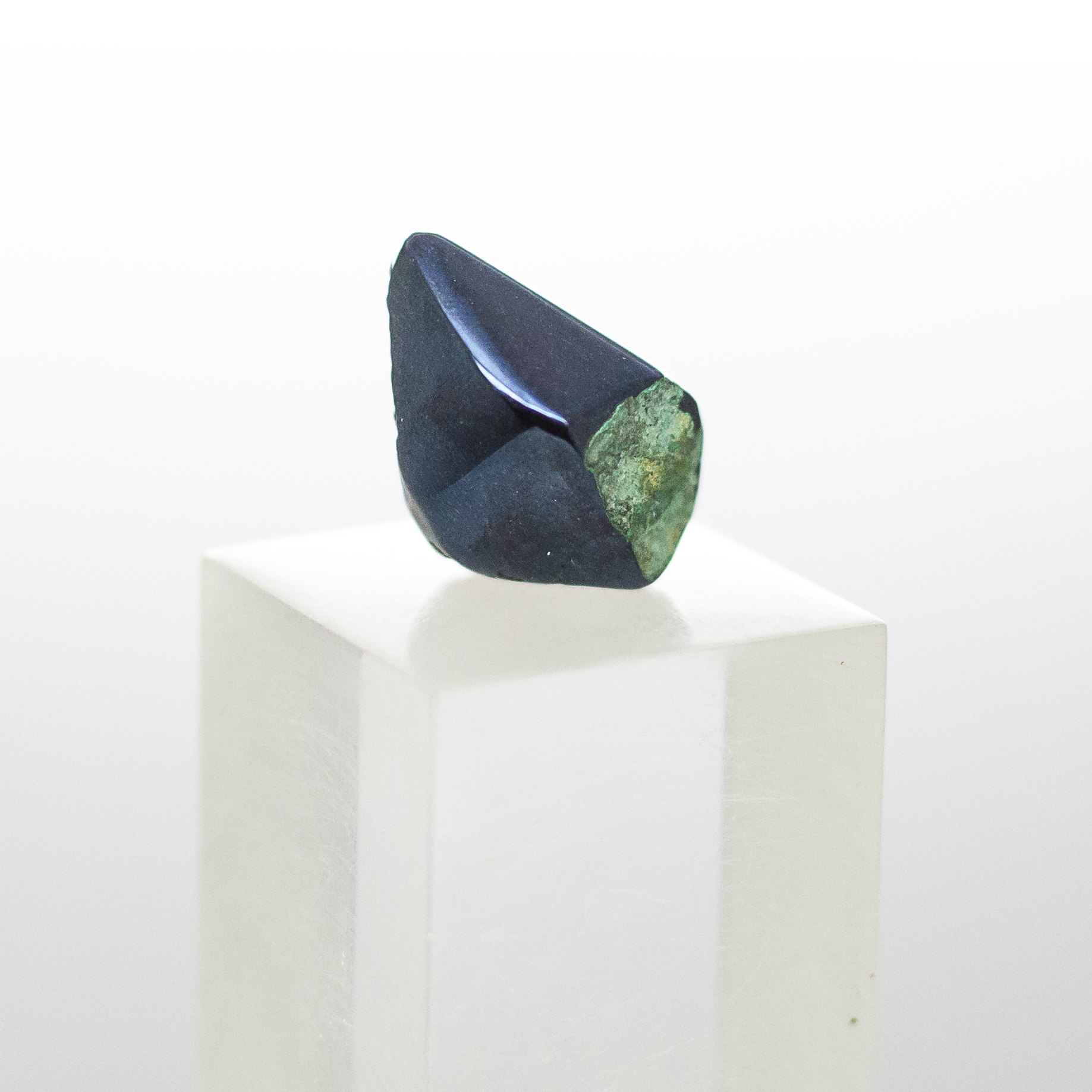 covellite tumbled stone