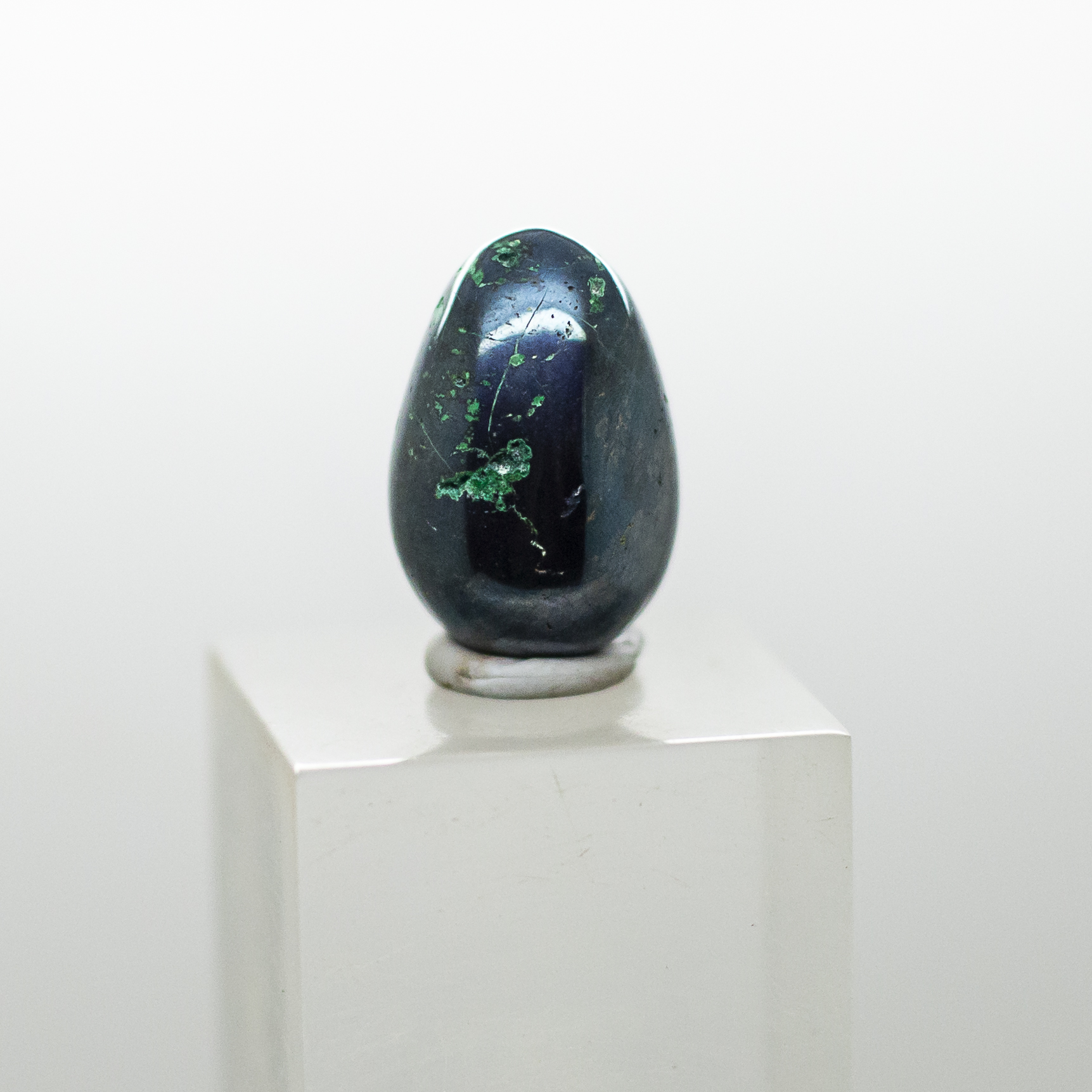 covellite tumbled stone