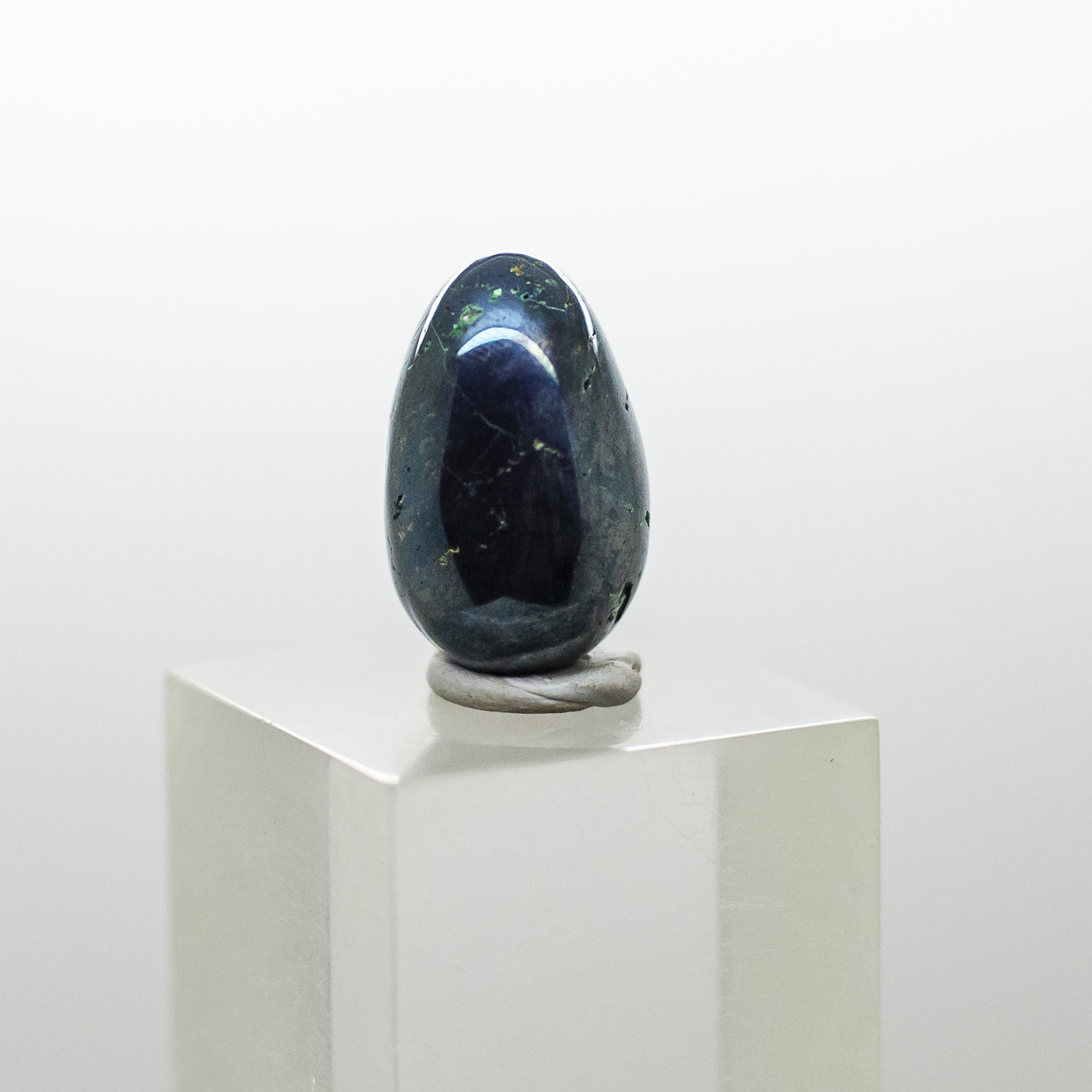 covellite tumbled stone