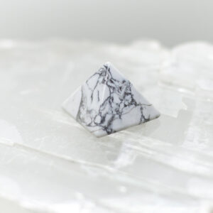 howlite pyramid