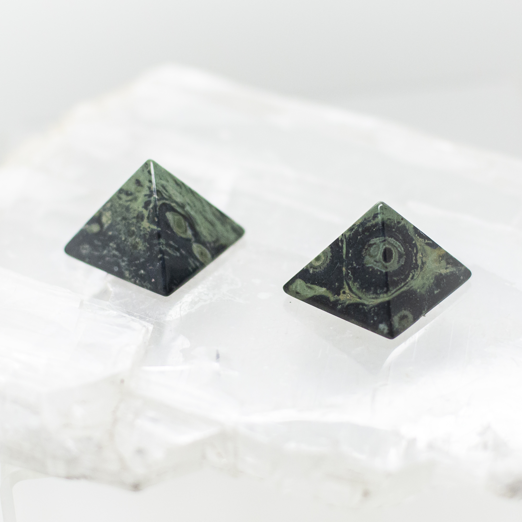 kambaba jasper pyramid