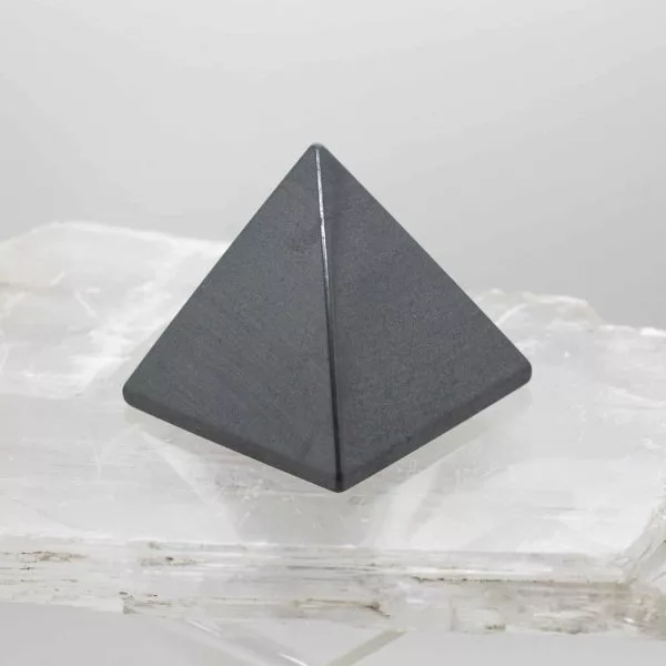 Hematite Pyramid (1)