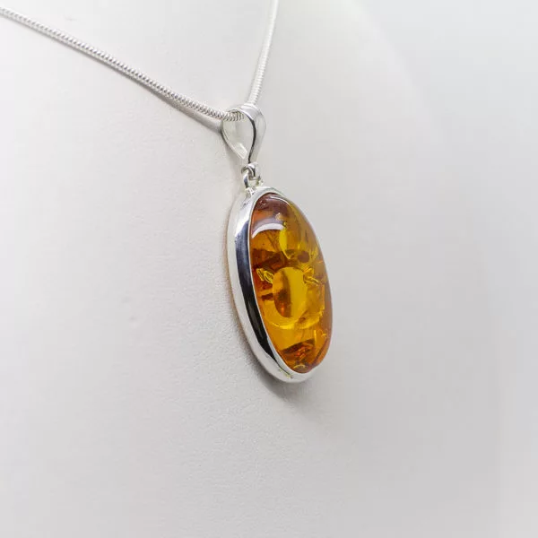 amber pendant (2)