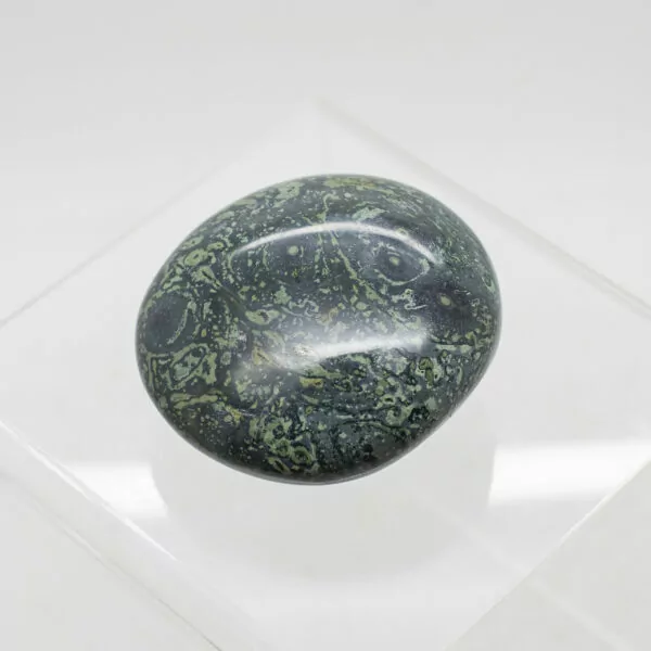 kambaba jasper hand stone (1)