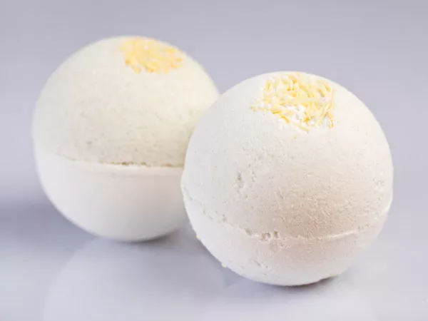 lemongrass and coconut bath bomb