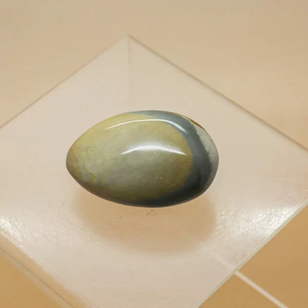 polychrome jasper hand stone
