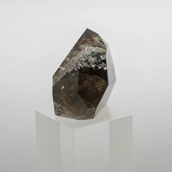 lodalite or garden quartz point