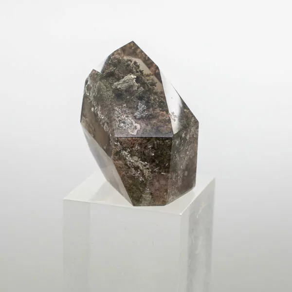 lodalite or garden quartz point