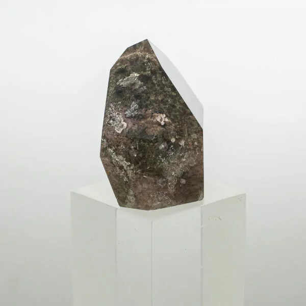 lodalite or garden quartz point