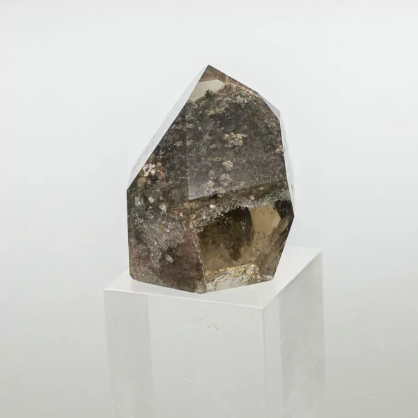 lodalite or garden quartz point