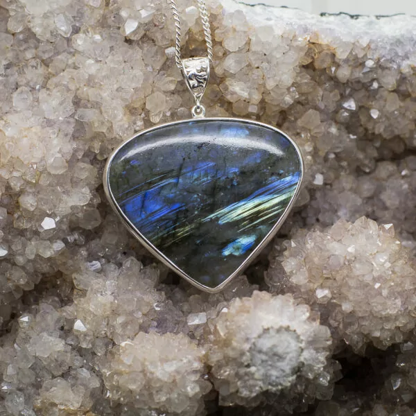 labradorite pendant