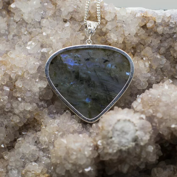 labradorite pendant