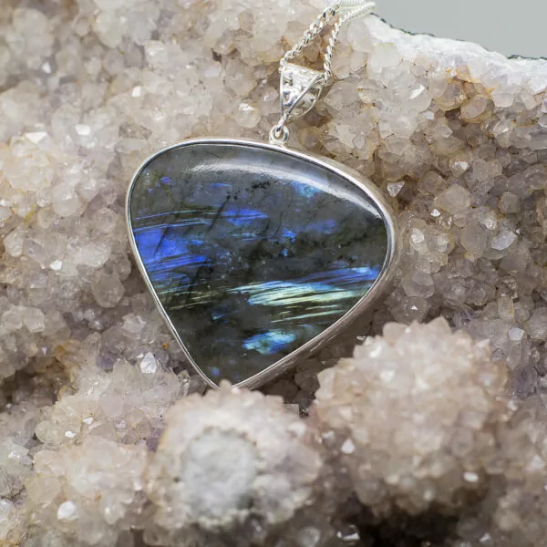 labradorite pendant