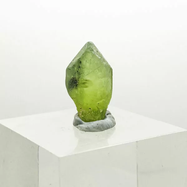 peridot crystal