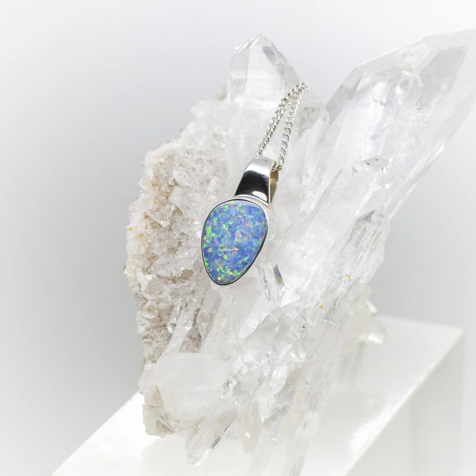 coober pedy doublet opal pendant