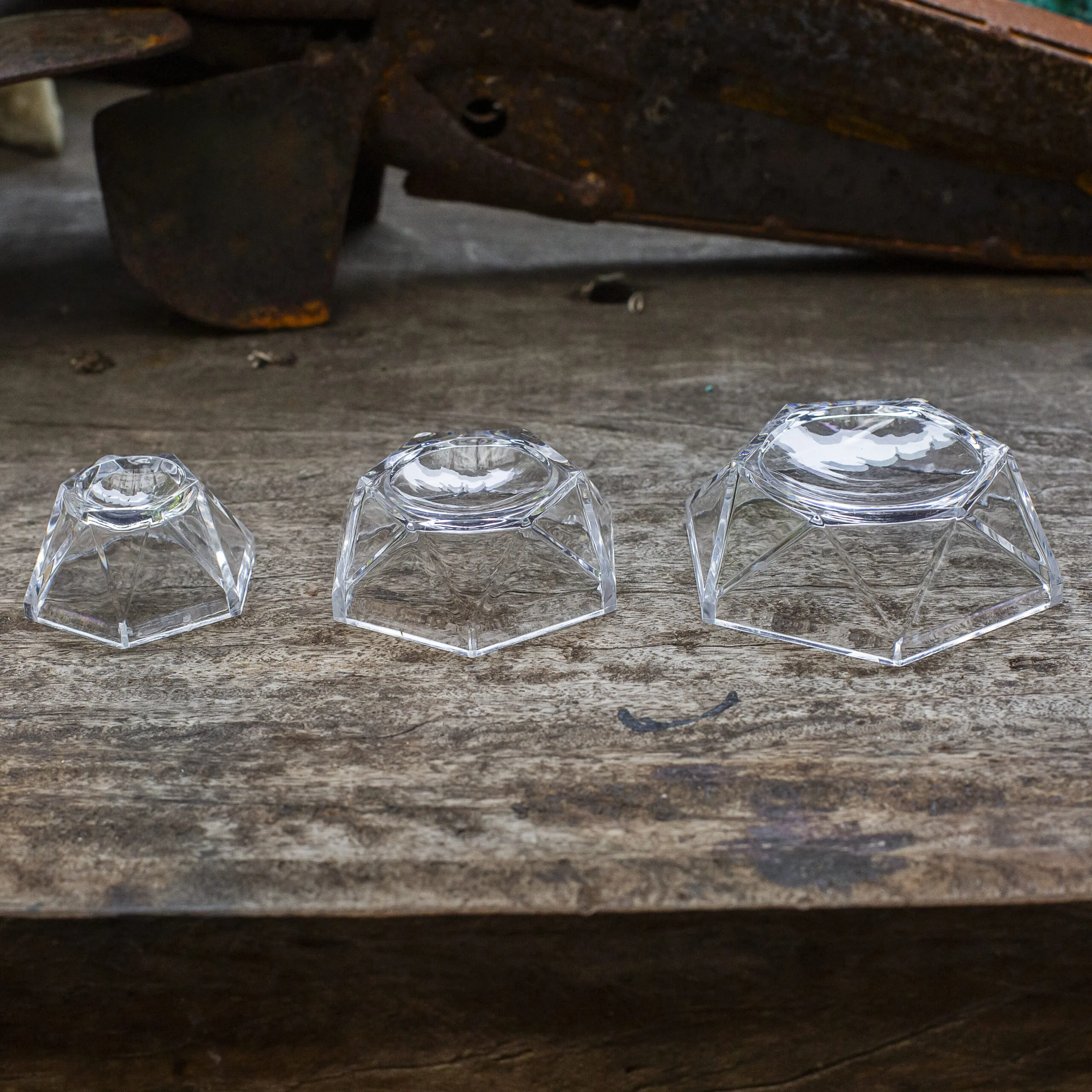 plastic hexagonal ball stand