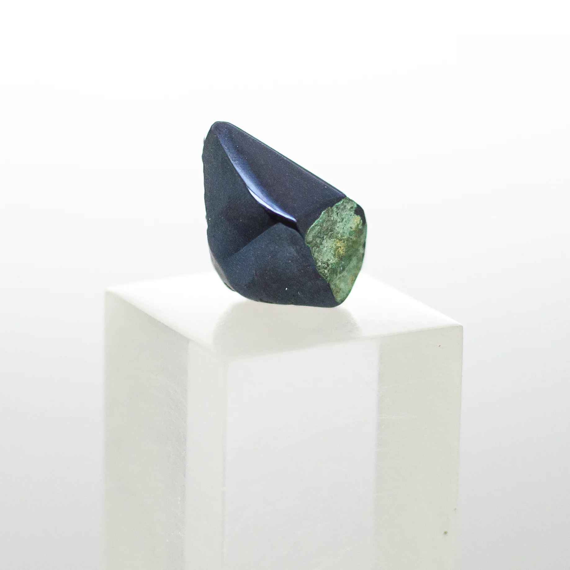 covellite tumbled stone