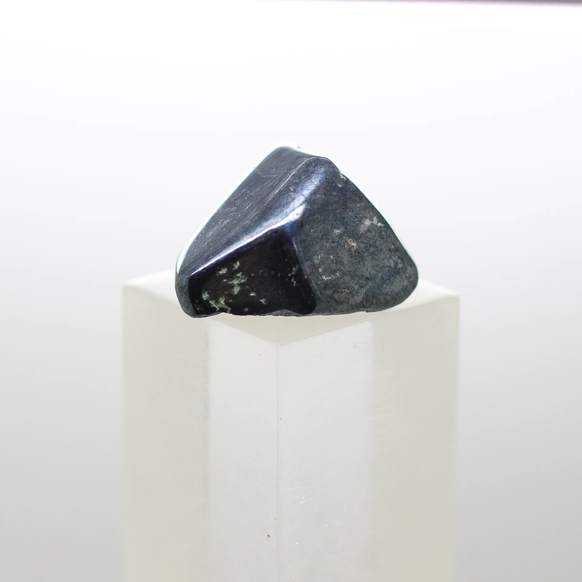 covellite tumbled stone